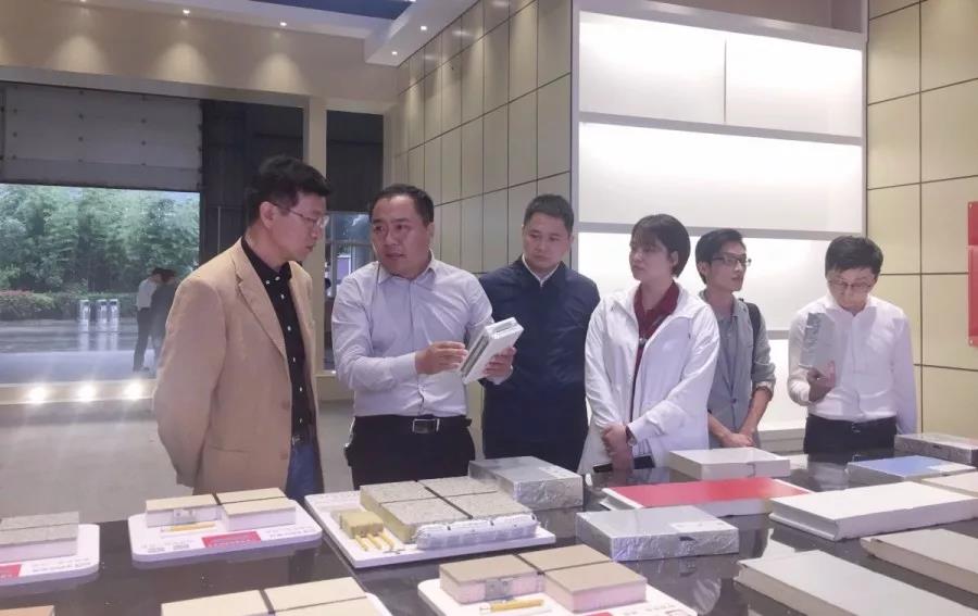 省工信廳領(lǐng)導(dǎo)一行深入寶潤(rùn)達(dá)， 開展企業(yè)智能化改造診斷服務(wù)